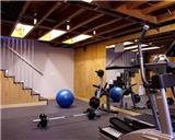 When working out, have you paid attention to the lights in the gym?