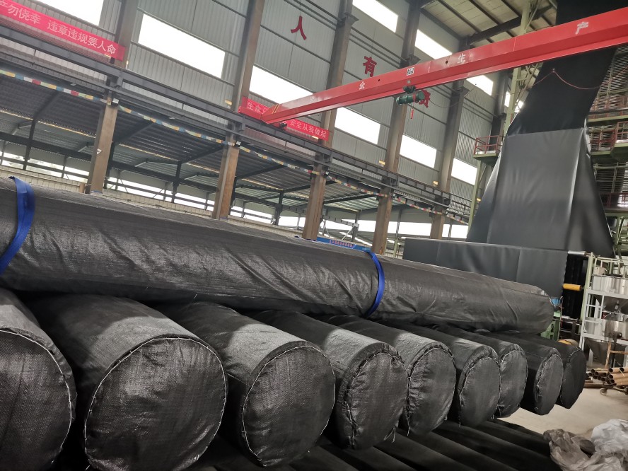 出口美标8米宽210米长1.0mm厚HDPE土工膜黑色光面